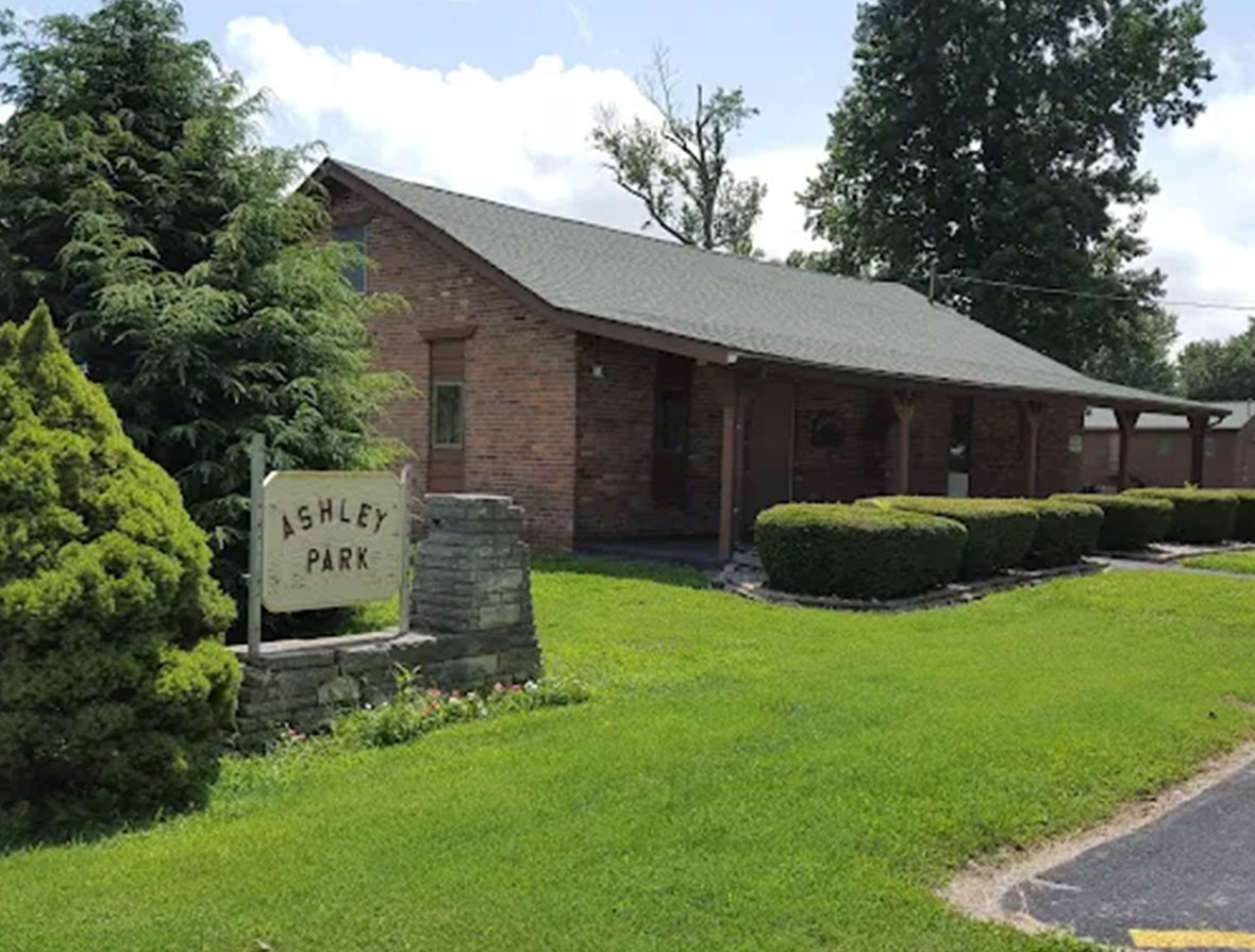 Marion Park District Administration building at Ashley park